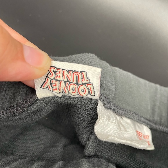 Zara boys 3-4T bugs bunny & Sylvester themed leggings - Picture 3 of 6